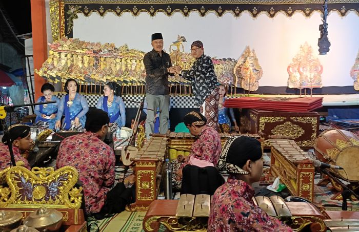 Pagelaran Wayang Kulit di Dukuh Wonosari: Merayakan Sedekah Bumi dengan Lakon 