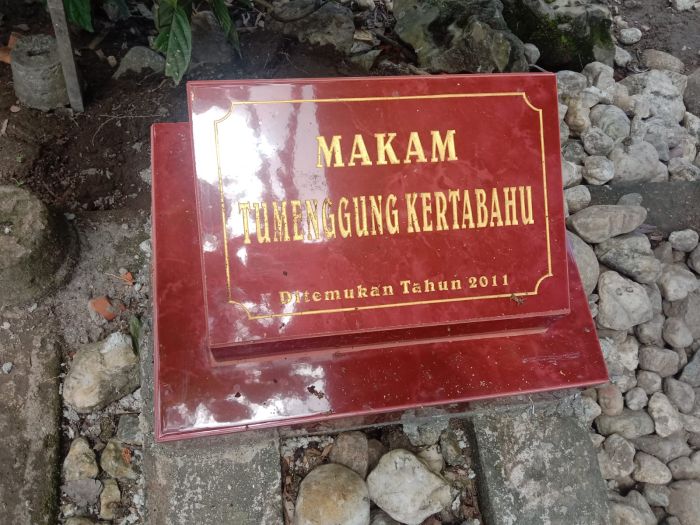 SEJARAH ADAT TENONGAN DAN WAYANGAN 02