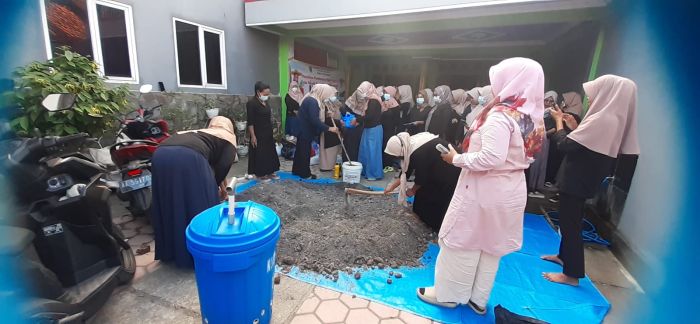 Pelatihan Pembuatan Pupuk Organik dan Teknik Penanaman Hidroponik di Desa Wonosari 02